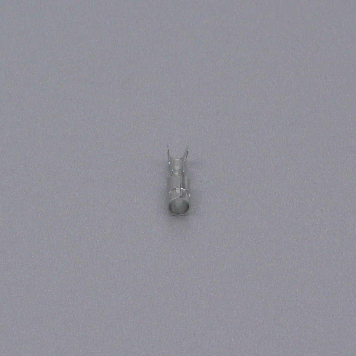 Pin kulatého konektoru Faston, 4 mm, dutinka (samice)